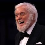Preocupación por Dick Van Dyke: Suspende encuentro con fans a los 99