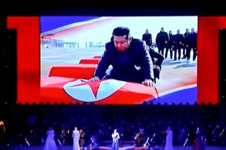 Kim Jong-un honra a soldados caídos y refuerza apoyo militar a Rusia
