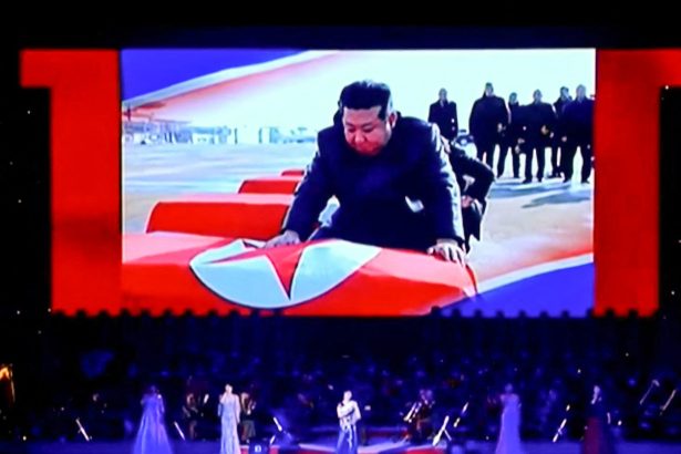 Kim Jong-un honra a soldados caídos y refuerza apoyo militar a Rusia