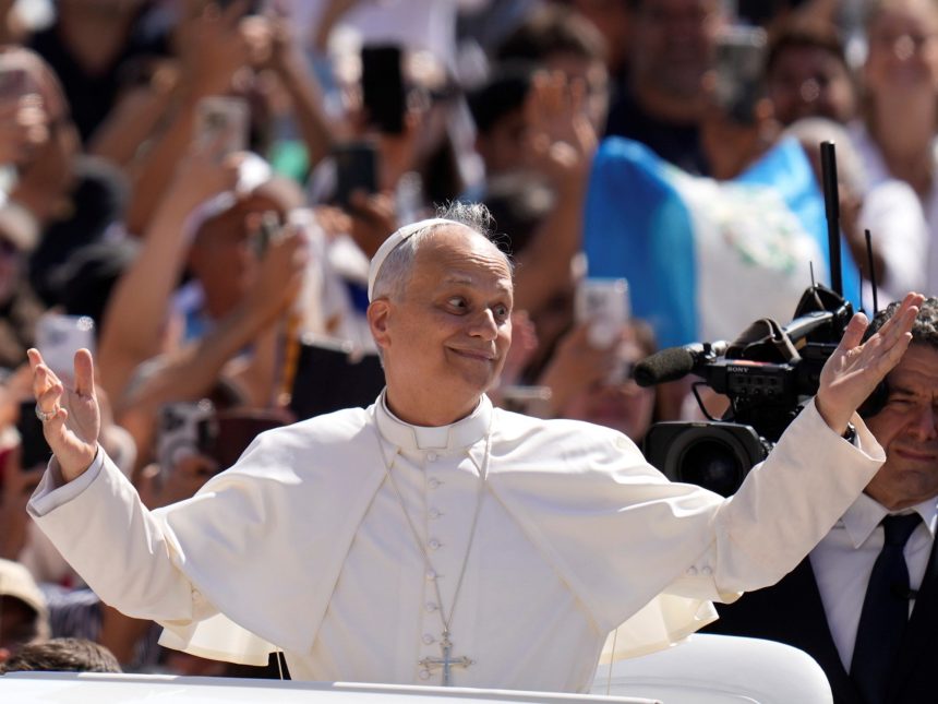León XIV sorprende en Castel Gandolfo: ¡Descanso en la residencia papal!
