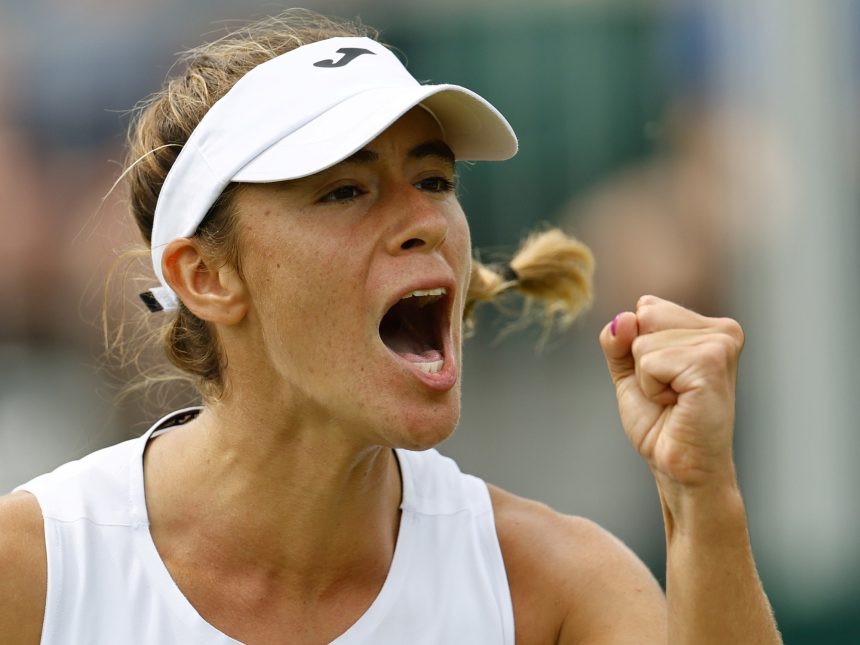 Solana Sierra brilla en Wimbledon: derrota a Bucsa y avanza a octavos