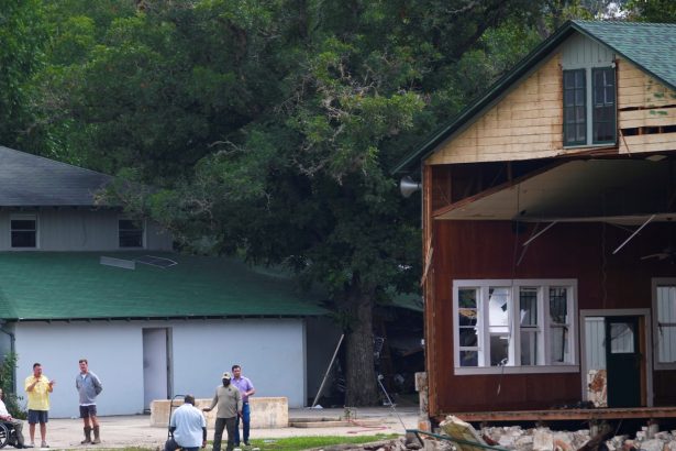 Recuerdos de dolor: 27 chicas desaparecidas en inundaciones de Texas