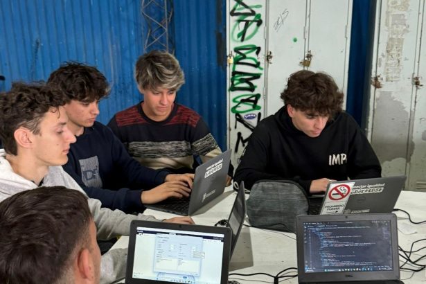 Transforma la Educación: Integra IA en Tiempos de Escasez Bancaria