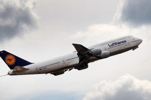 Emergencia aérea: avión desviado por niebla aterriza en San Pablo