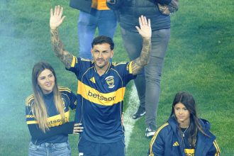 Leandro Paredes regresa a Boca: emoción en una Bombonera repleta
