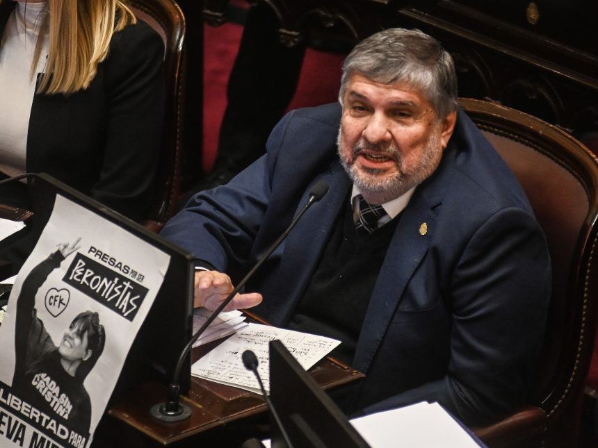 Senador kirchnerista insta a gobernadores a desafiar veto de Milei