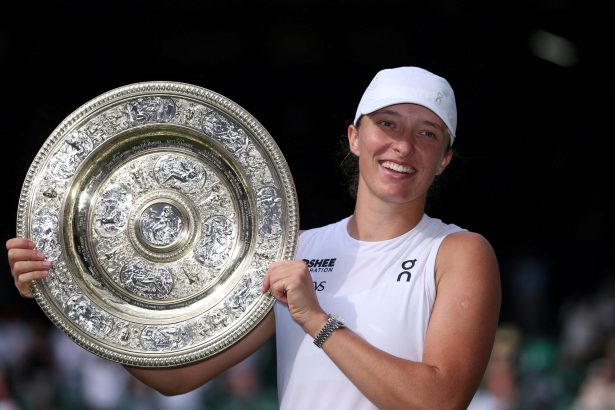 Iga Swiatek arrasa a Anisimova y conquista Wimbledon en 57 min