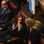 Villarruel insta a Milei a recortar gastos y defiende ayudas sociales