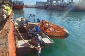 Rescatan a seis pescadores a la deriva tras 20 horas de angustia