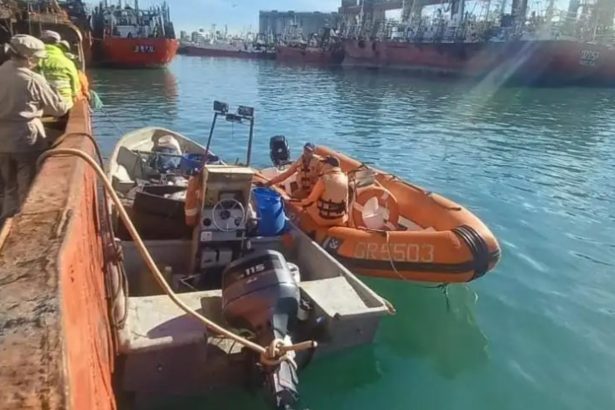 Rescatan a seis pescadores a la deriva tras 20 horas de angustia
