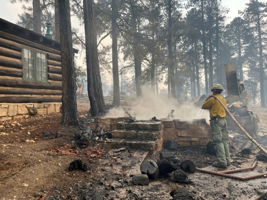 Incendio en el Gran Cañón: Devastador fuego arrasa un hito histórico