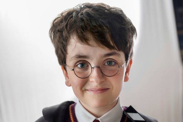 Revive la Magia: Primeras Imágenes del Nuevo Mago de Harry Potter
