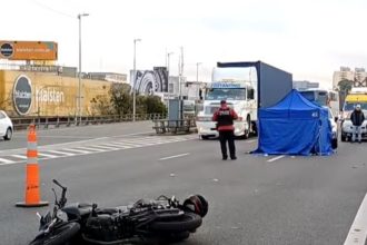 Trágico accidente en Av. 9 de Julio: motociclista fallece y auto huye