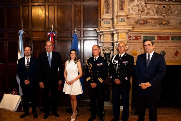 Francia celebra su día nacional: coincidencias sorprendentes con Milei