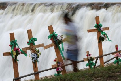 Texas: Más de 100 desaparecidos tras devastadoras inundaciones