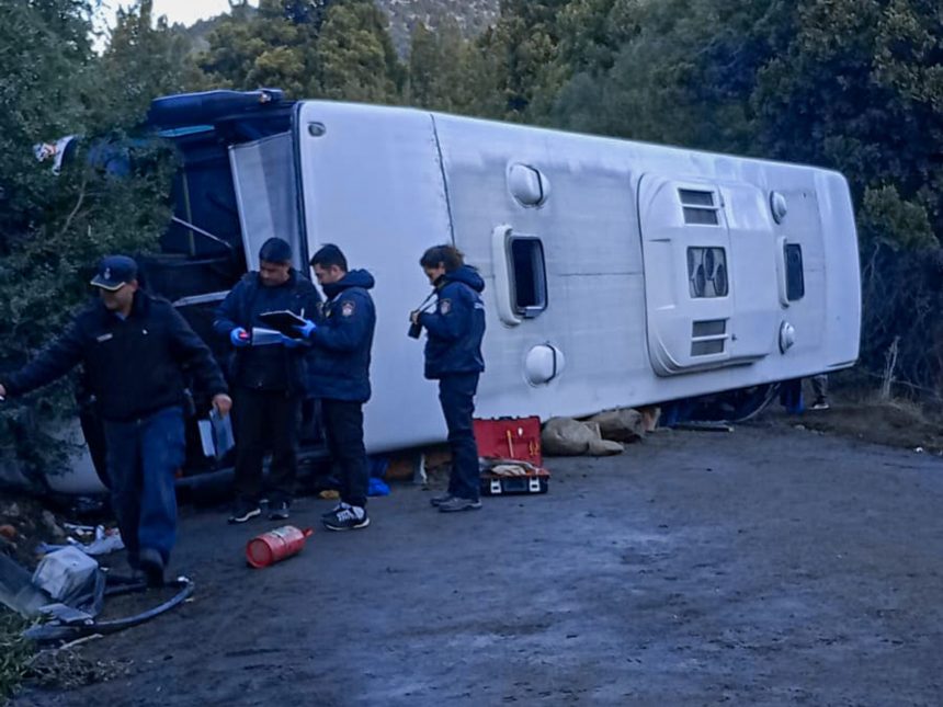 Impactante relato de un pasajero tras el vuelco del micro en Neuquén