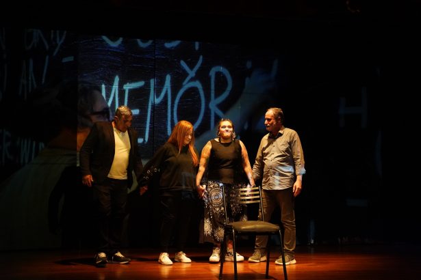 La Silla Vacía: Reflexiones sobre la Pérdida tras el Atentado a la AMIA