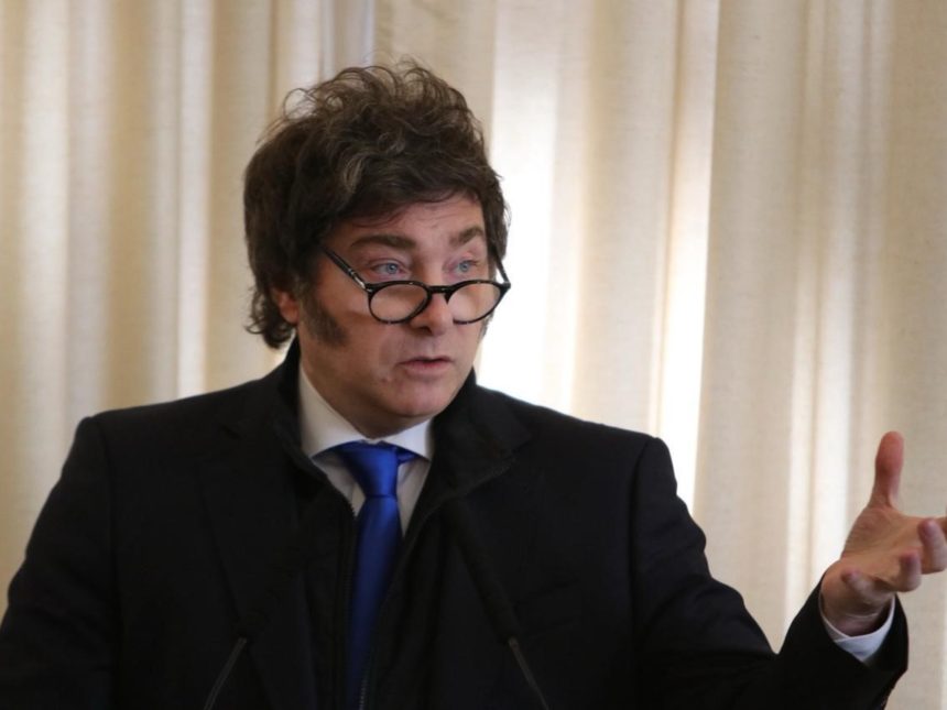 Milei critica a gobernadores ‘perversos’ en exclusivo evento del Jockey Club