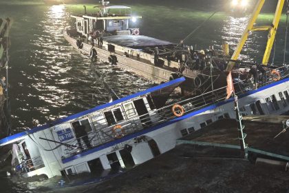 Milagroso rescate: niño de 10 años sobrevive a volcadura en Vietnam