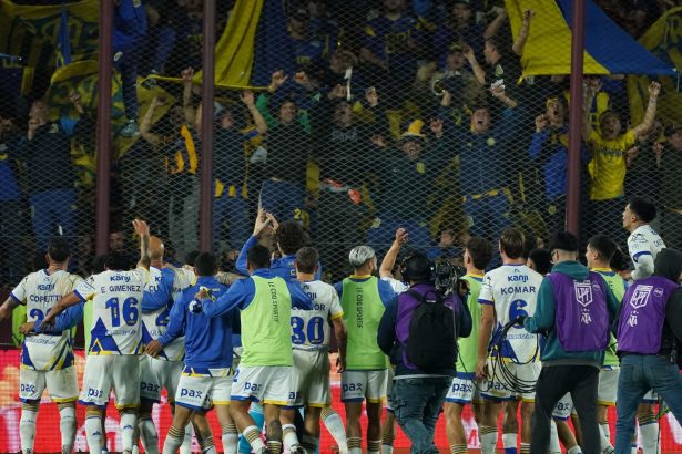 Revive el Folclore en Lanús vs Rosario Central: Barras y Controversia