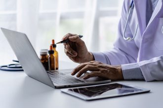 ¡Revolución Digital! La Receta Médica Electrónica Toma el Control
