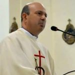 Condenan a sacerdote en Santa Fe por abuso en campamento scout