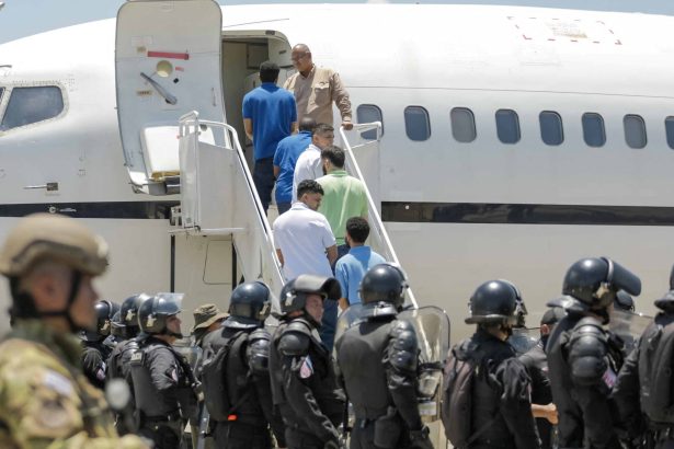 Venezolanos deportados: aterradores relatos desde El Salvador