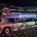 Tragedia en Santa Cruz: Cuatro fallecidos en choque de micro y camión