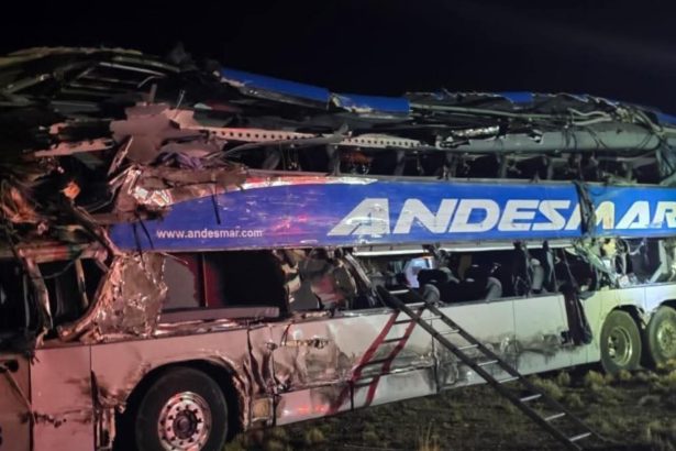 Tragedia en Santa Cruz: Cuatro fallecidos en choque de micro y camión