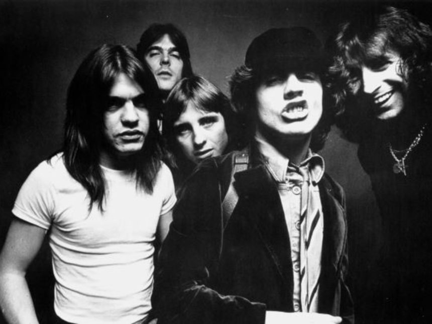 45 Años de ‘Back in Black’: Un Tributo a Bon Scott y su Legado