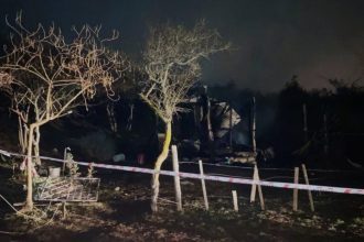 Tragedia en Córdoba: Dos hermanitas mueren en incendio mientras mamá busca torta