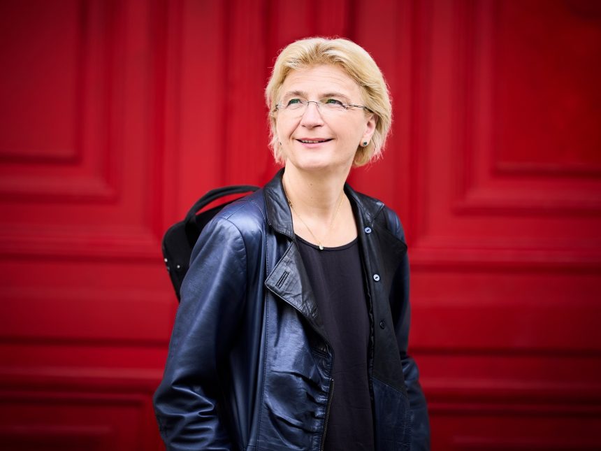 Antje Weithaas: La violinista que fusiona Ravel, Mendelssohn y tango