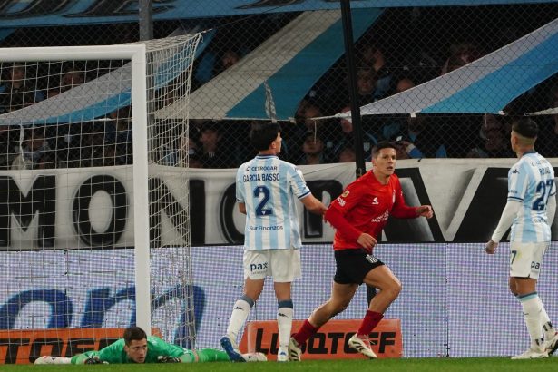 Estudiantes triunfa ante Racing: otra derrota en Avellaneda