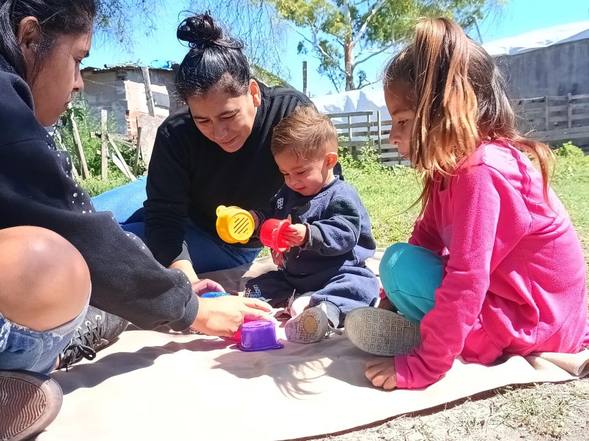 Jugar en Familia: Clave para el Desarrollo de Niñas y Niños