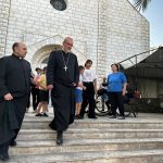 Impactante: Sacerdote argentino celebra misa en Gaza bajo bombardeos