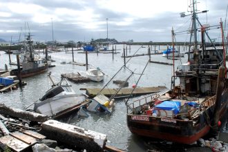 Crescent City: El pueblo de EE. UU. que enfrenta tsunamis devastadores