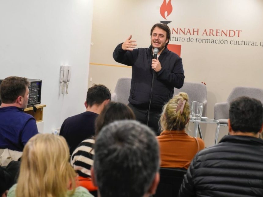 Coalición Cívica elige a Hernán Reyes como candidato a diputado