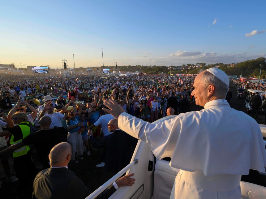 Jóvenes Católicos de Todo el Mundo se Unen en Roma con el Papa
