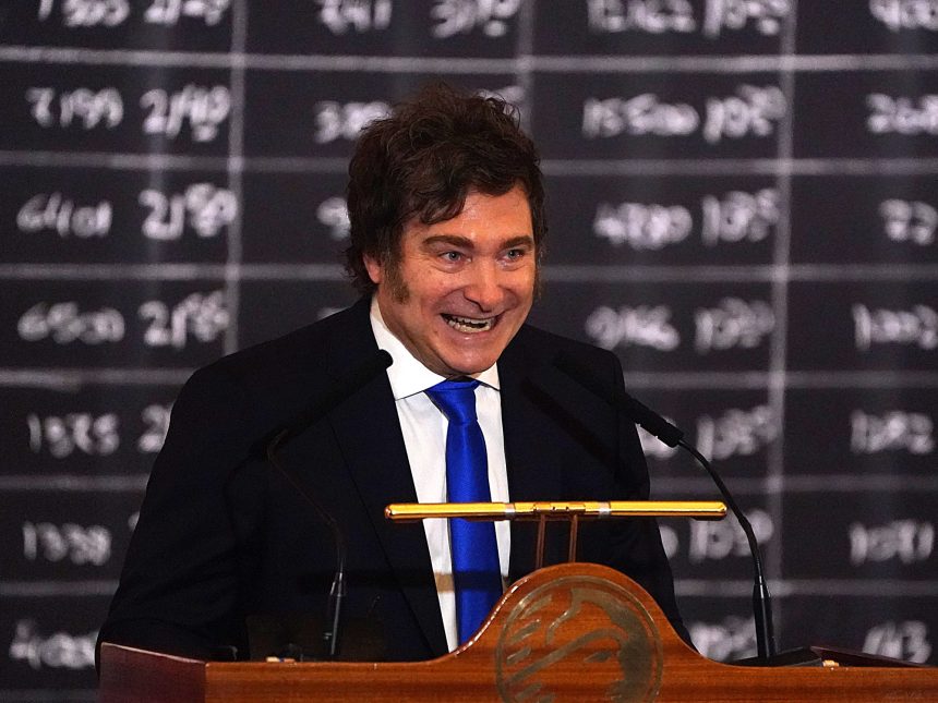 El Gobierno veta aumento de jubilaciones y moratoria previsional
