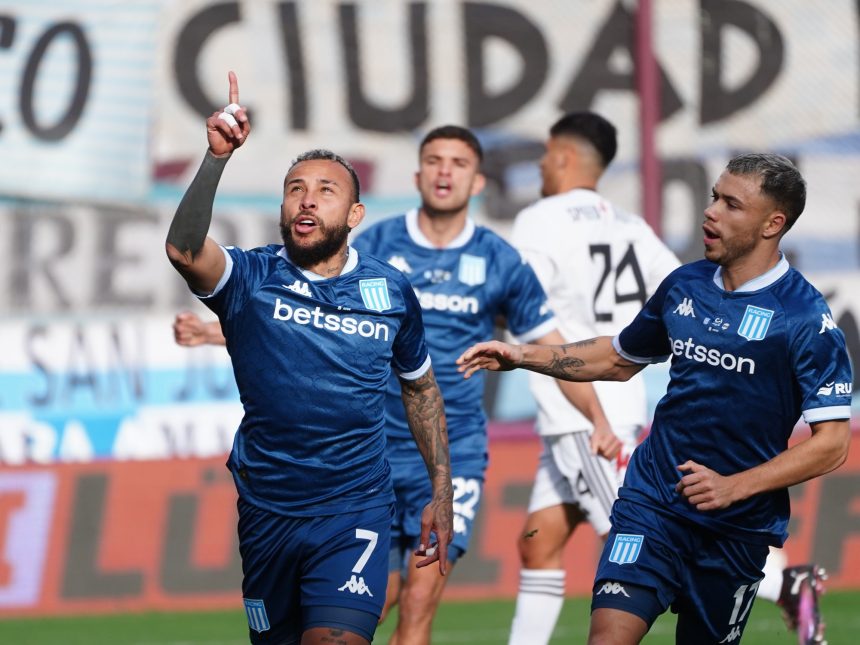 Racing arrasa a Deportivo Riestra y avanza a cuartos de la Copa Argentina
