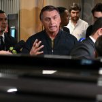 Jair Bolsonaro: La Corte de Brasil impone arresto domiciliario
