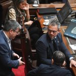 Oposición impulsa ley Garrahan y universidades, Gobierno frena sesión