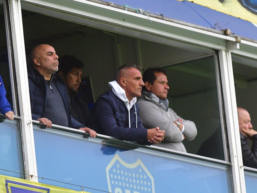 Riquelme da un giro: Mauricio Serna y Alfredo Cascini fuera de Boca