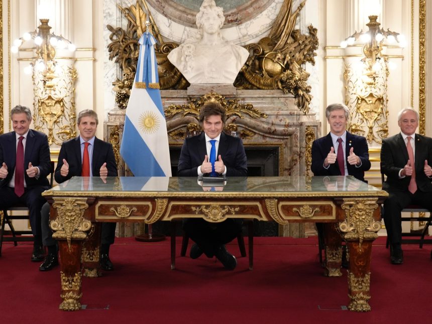 Javier Milei en Vivo: Resumen de su Cadena Nacional y Críticas a la Oposición