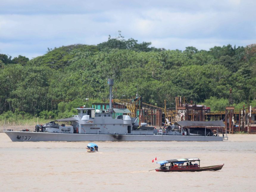 Perú acusa a Colombia de violar su espacio aéreo sobre isla en disputa