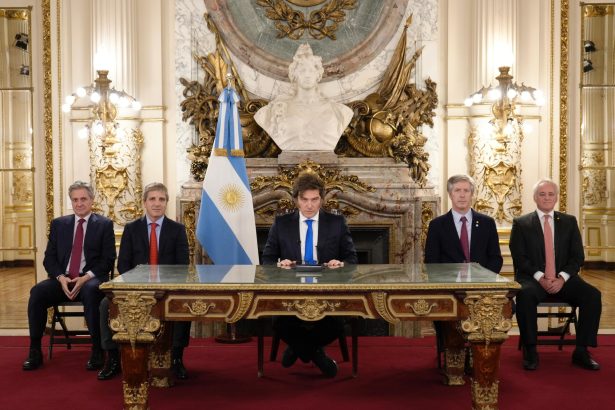 Superávit en la mira: ¿Qué pasará con la ley en el nuevo Congreso?