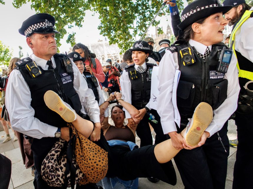 Protesta en Londres: 450 detenidos por apoyo a grupo propalestino