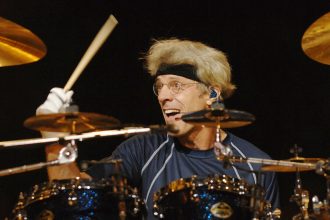 Stewart Copeland: El Legendario Baterista de The Police Regresa