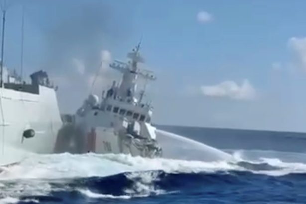 Impactante colisión: buques chinos persiguen a barco filipino en disputa