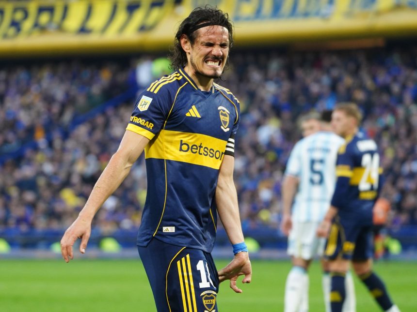 El Sorprendente Cambio de Russo: Cavani Titular por Riquelme